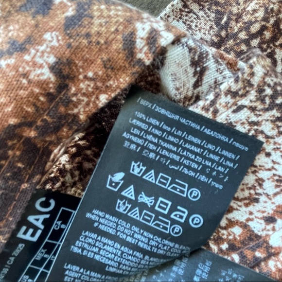 2/$30 Guess x JLO High Waisted Wide Leg Linen Shorts - Picture 6 of 6